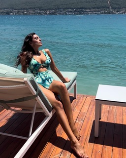 Eva Murati feet photo thumbnail