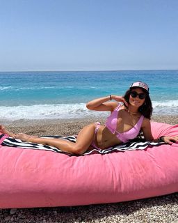 Eva Murati feet photo thumbnail