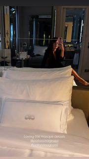 Eva Murati feet photo thumbnail