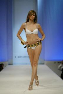 Eva Padberg feet photo 8
