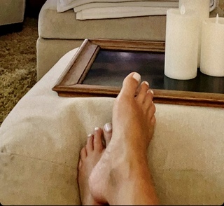 Eva Shockey feet photo 11