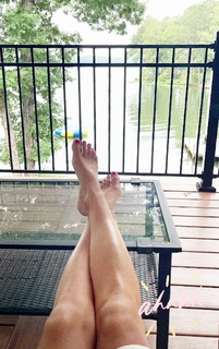 Eva Shockey feet photo 8