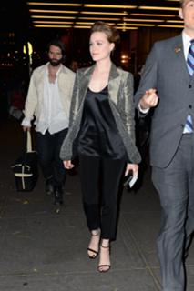 Evan Rachel Wood feet photo thumbnail