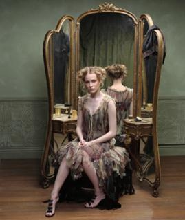 Evan Rachel Wood feet photo thumbnail