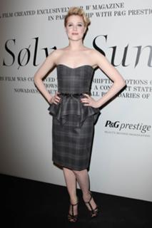 Evan Rachel Wood feet photo thumbnail
