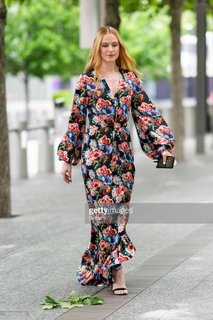 Evan Rachel Wood feet photo thumbnail