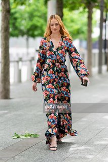 Evan Rachel Wood feet photo thumbnail