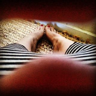 Evangeline Lilly feet photo thumbnail