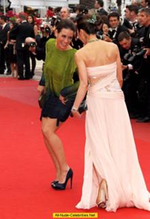 Evangeline Lilly feet photo thumbnail