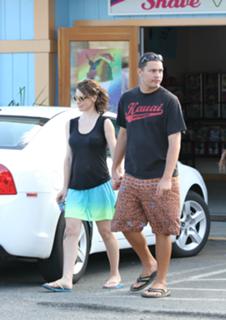Evangeline Lilly feet photo thumbnail