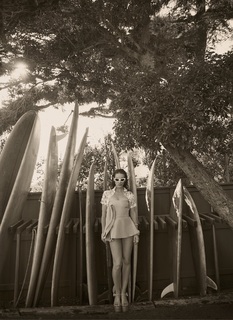 Evangeline Lilly feet photo thumbnail