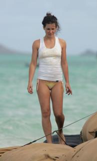 Evangeline Lilly feet photo thumbnail
