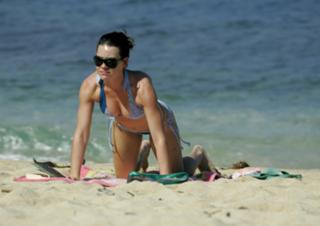 Evangeline Lilly feet photo thumbnail