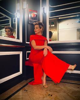 Evangeline Lilly feet photo thumbnail