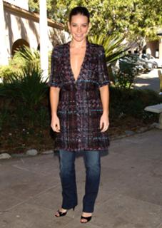 Evangeline Lilly feet photo thumbnail