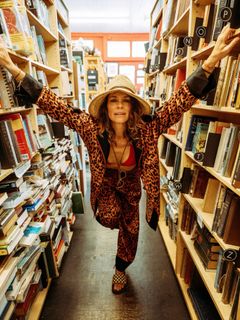 Evangeline Lilly feet photo thumbnail