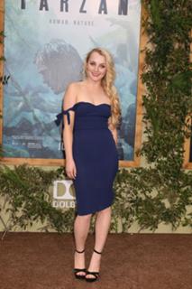 Evanna Lynch feet photo thumbnail