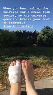Evanna Lynch feet photo thumbnail