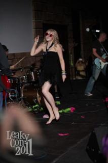 Evanna Lynch feet photo thumbnail
