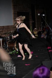 Evanna Lynch feet photo thumbnail