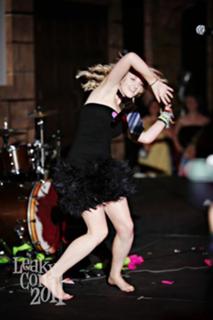 Evanna Lynch feet photo thumbnail
