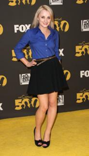 Evanna Lynch feet photo thumbnail