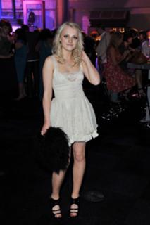 Evanna Lynch feet photo thumbnail