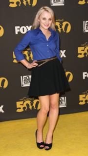 Evanna Lynch feet photo thumbnail
