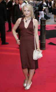 Evanna Lynch feet photo thumbnail