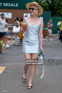 Evanna Lynch feet photo 5