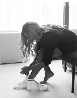 Eve feet photo thumbnail