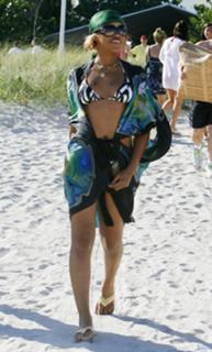 Eve feet photo thumbnail