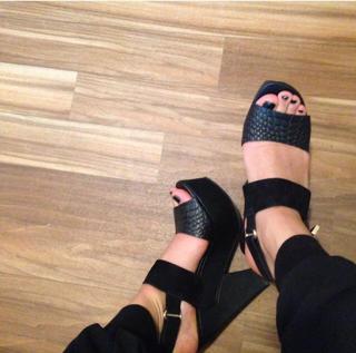 Eve Harlow feet photo 7
