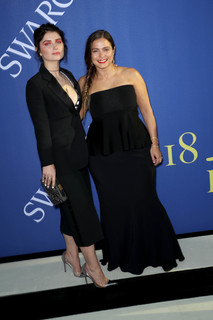 Eve Hewson feet photo thumbnail