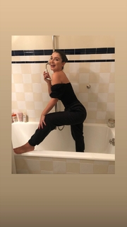 Eve Hewson feet photo thumbnail