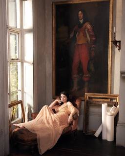 Eve Hewson feet photo thumbnail