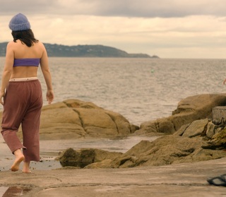 Eve Hewson feet photo thumbnail