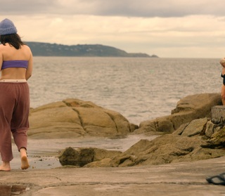 Eve Hewson feet photo thumbnail