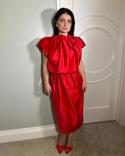 Eve Hewson feet photo thumbnail