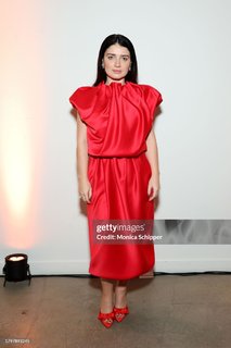 Eve Hewson feet photo thumbnail