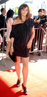 Eve Myles feet photo 7
