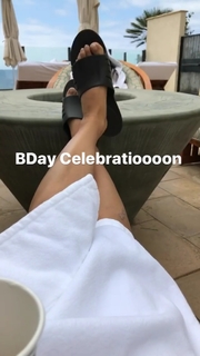 Eve Torres feet photo thumbnail