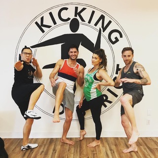 Eve Torres feet photo thumbnail