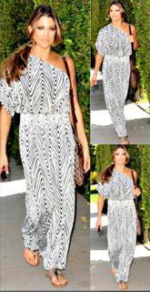 Eve Torres feet photo thumbnail