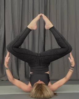 Evelina Papoulia feet photo 15