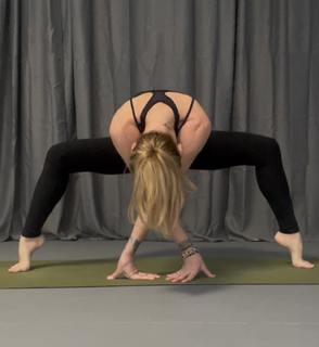 Evelina Papoulia feet photo 12