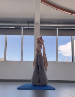 Evelina Papoulia feet photo 2