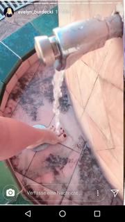 Evelyn Burdecki feet photo thumbnail