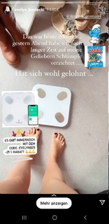 Evelyn Burdecki feet photo thumbnail