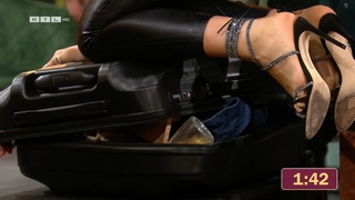 Evelyn Burdecki feet photo thumbnail